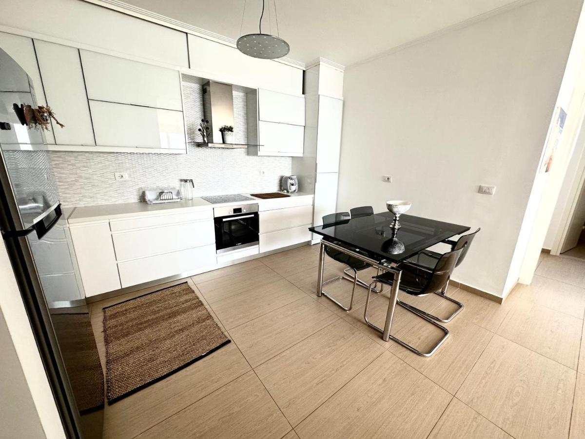 Апартаменти K&t Seaside Deluxe Twobedroom Саранда