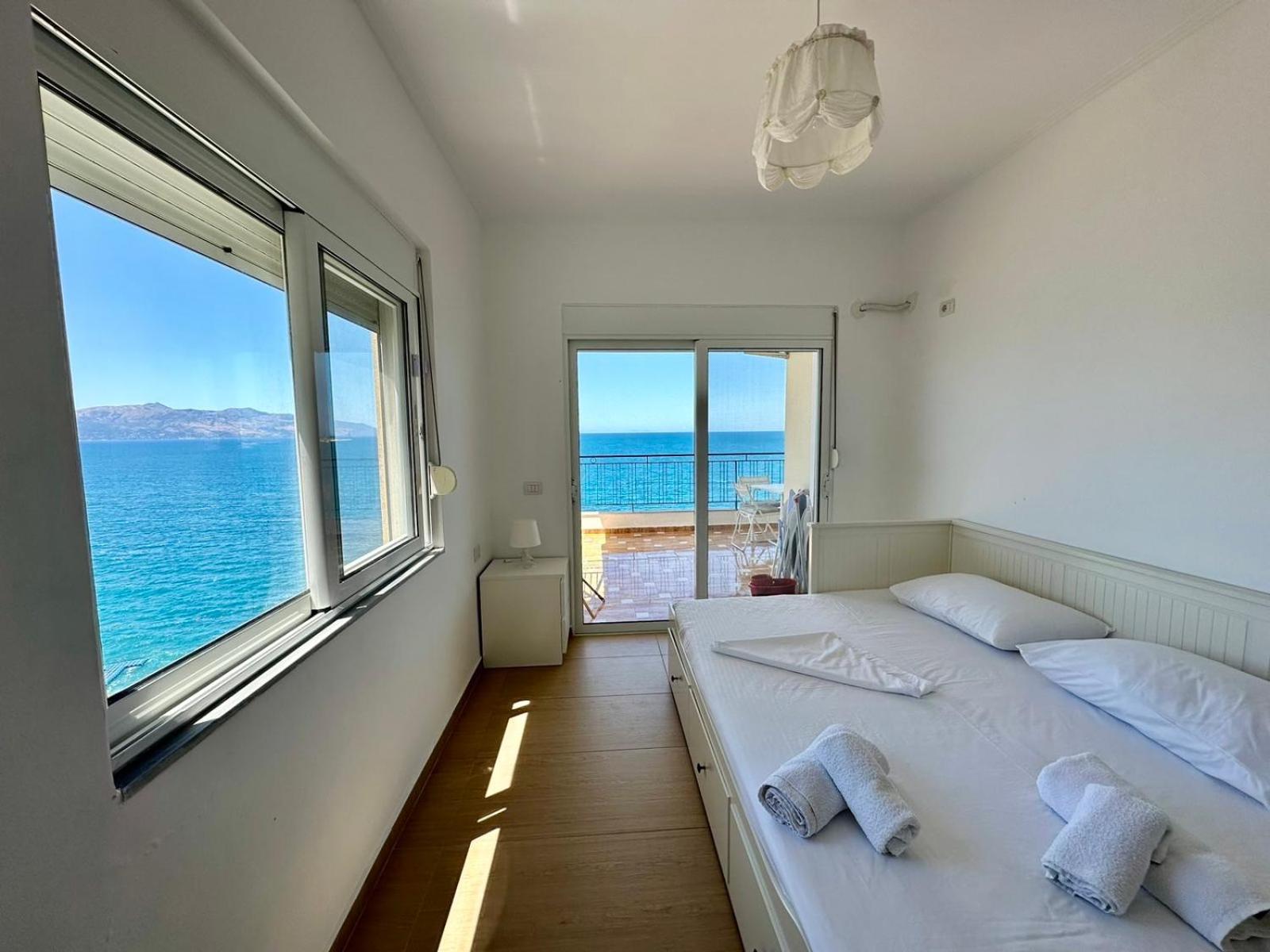 K&t Seaside Deluxe Twobedroom Саранда